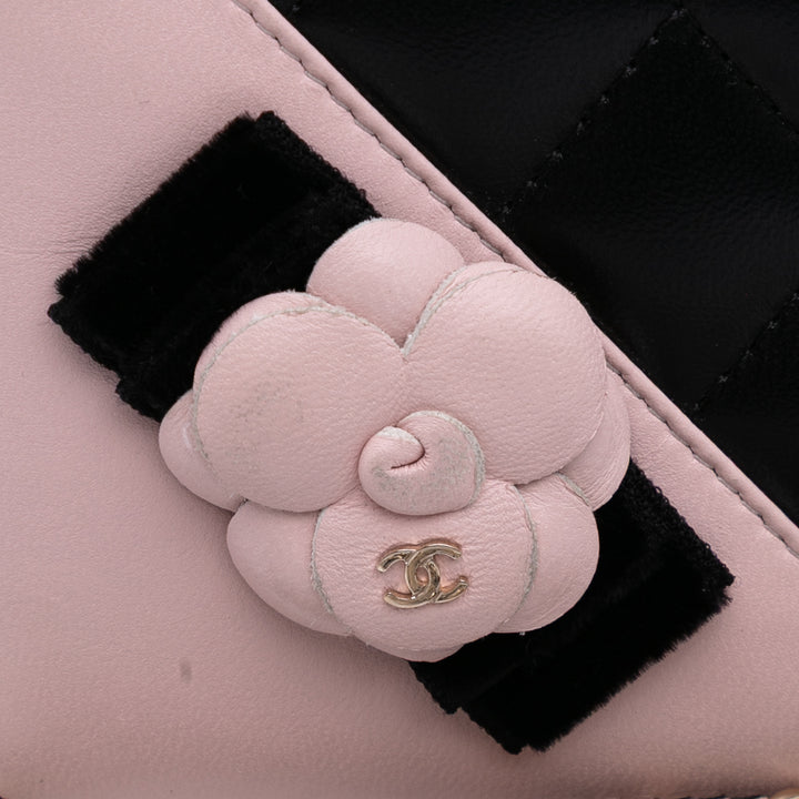 Bicolor Quilted Lambskin Camellia Wallet on Chain Black - Gaby Paris