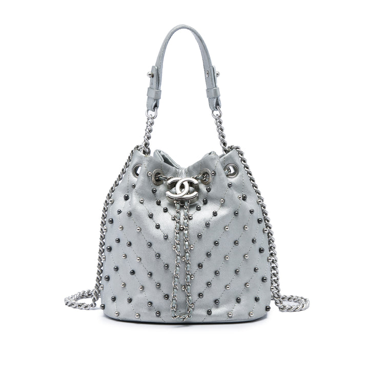 Métallisé Chevron Stud Wars Sac à cordon seau Petit Cuir d'agneau Argenté