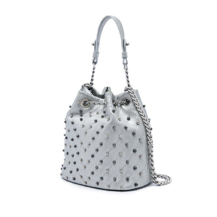 Métallisé Chevron Stud Wars Sac à cordon seau Petit Cuir d'agneau Argenté