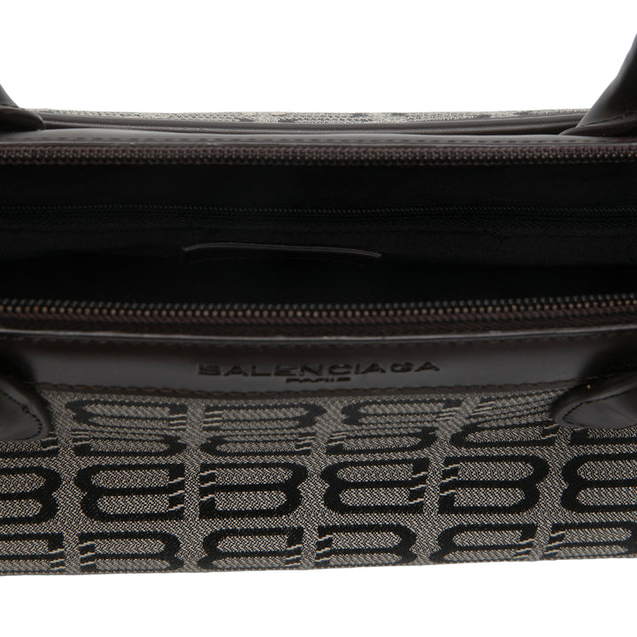 Balenciaga Sac BB Monogram Gris – vue 5 – GABY PARIS
