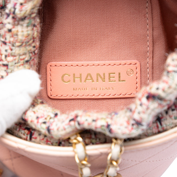 Chanel Small CC Cuir de veau et Tweed Drawstring Bucket Sac