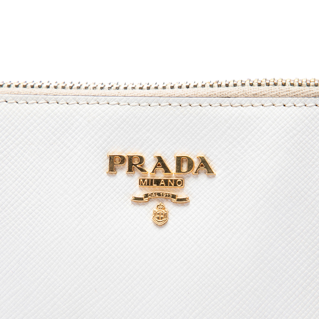 Prada Pochette Lux Saffiano Noir – vue 5 – GABY PARIS