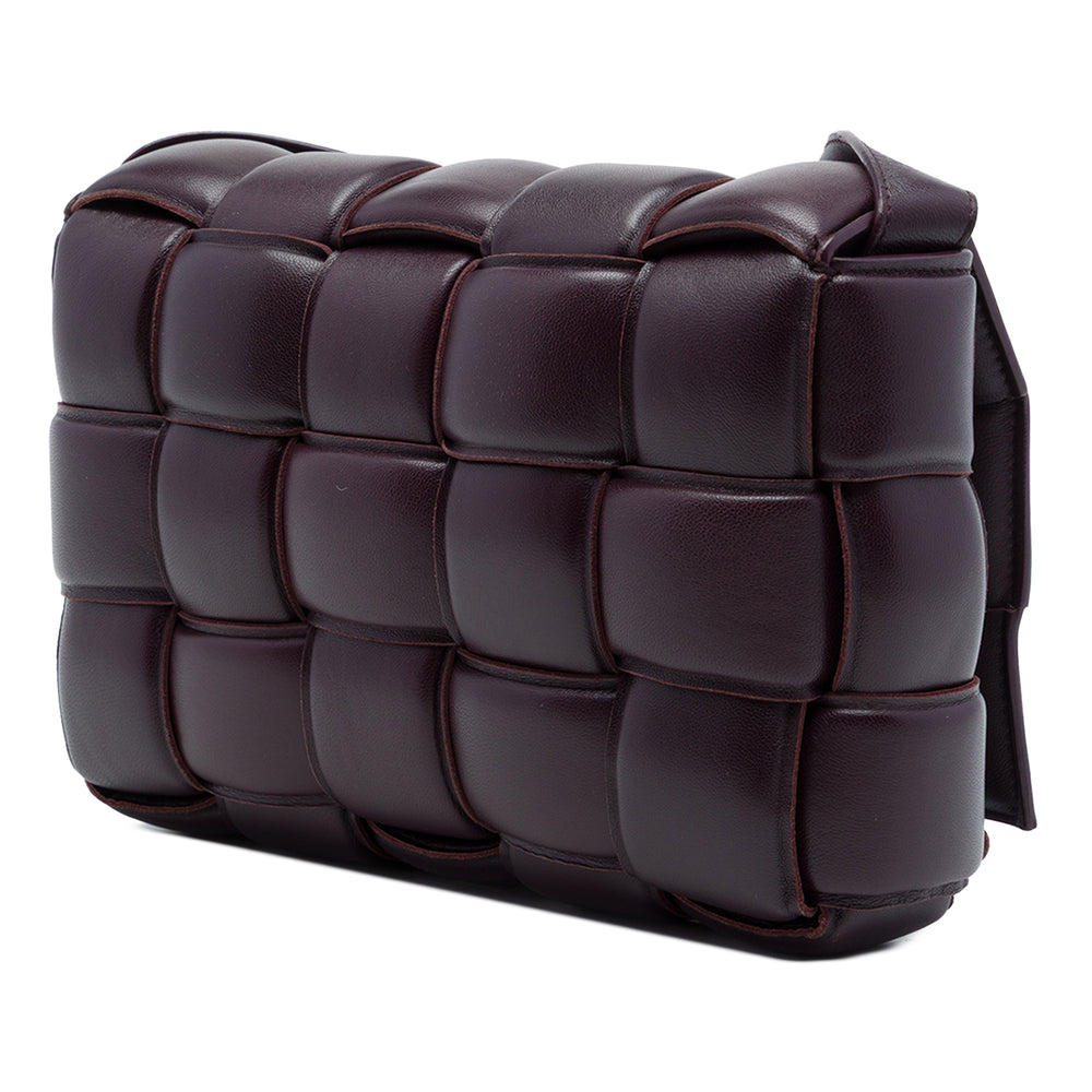 Bottega Veneta Intrecciato Padded Cassette Sac nappa Rouge – vue 2 – GABY PARIS