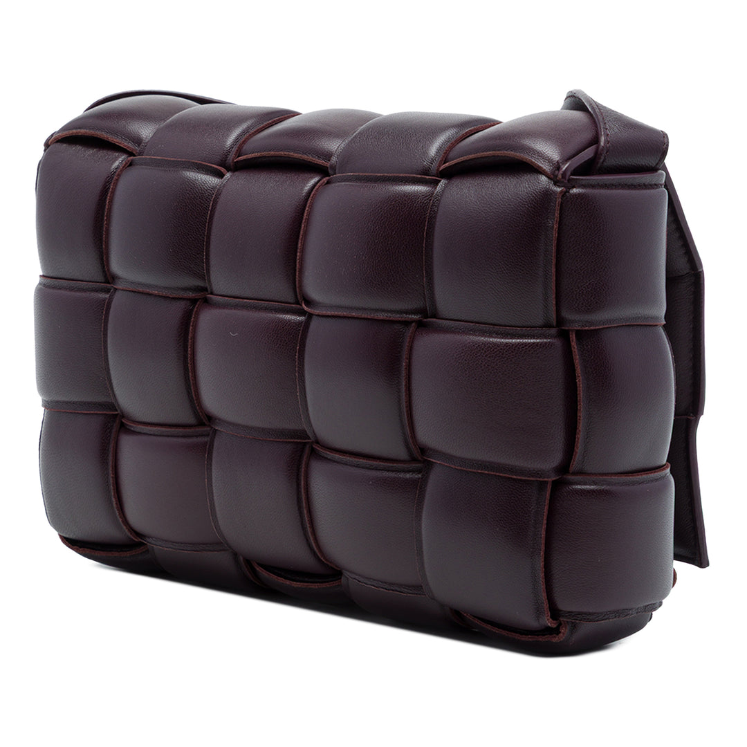 Bottega Veneta Intrecciato Padded Cassette Sac nappa Rouge – vue 2 – GABY PARIS