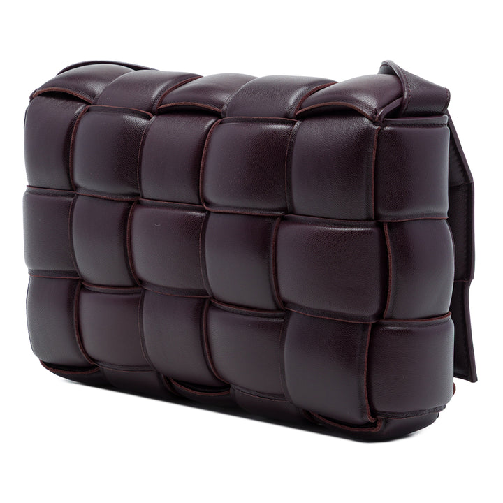 Bottega Veneta Intrecciato Padded Cassette Sac nappa Rouge – vue 2 – GABY PARIS