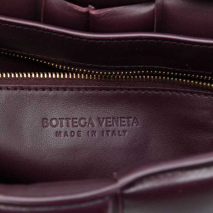 Bottega Veneta Intrecciato Padded Cassette Sac nappa Rouge – vue 5 – GABY PARIS