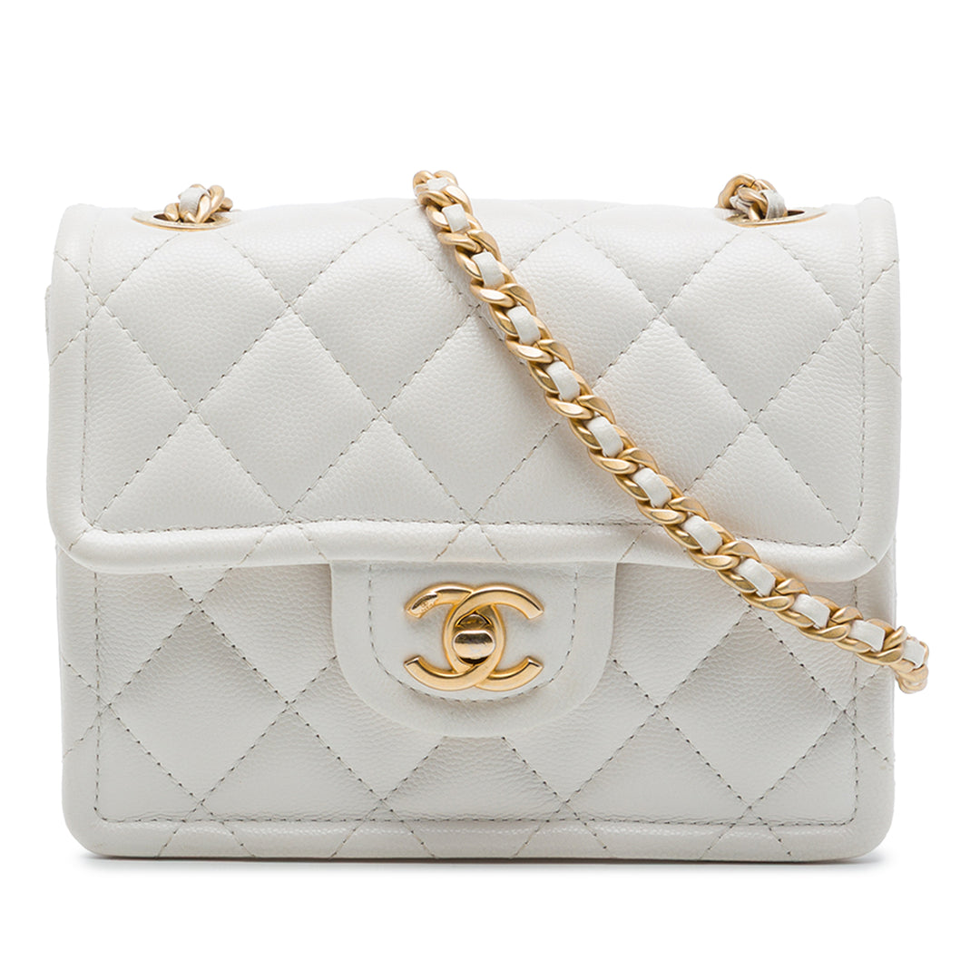 Chanel Matelassé Sweet à rabat Mini Cuir caviar