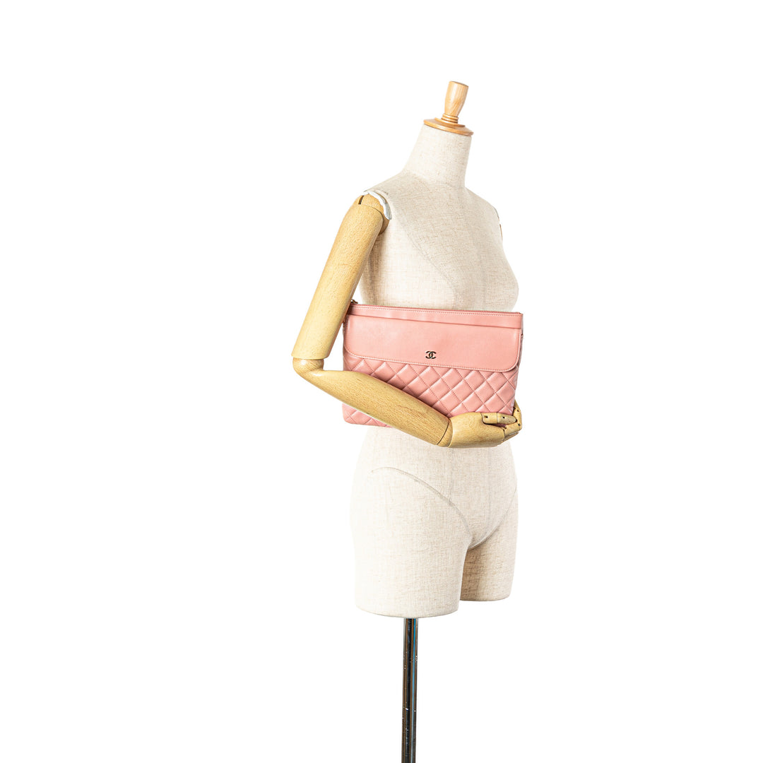 Medium Quilted Lambskin Flap O Case Clutch Pink - Gaby Paris