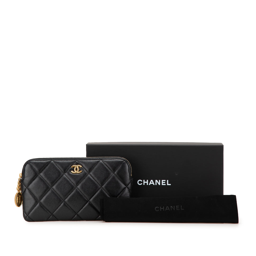 CC Quilted Caviar Pouch Black - Gaby Paris