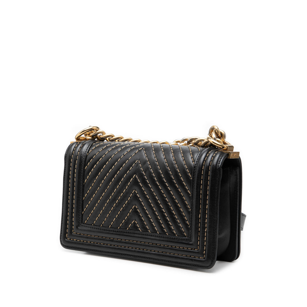 Chevron Surpiqué Boy à rabat Petit Cuir d'agneau Noir