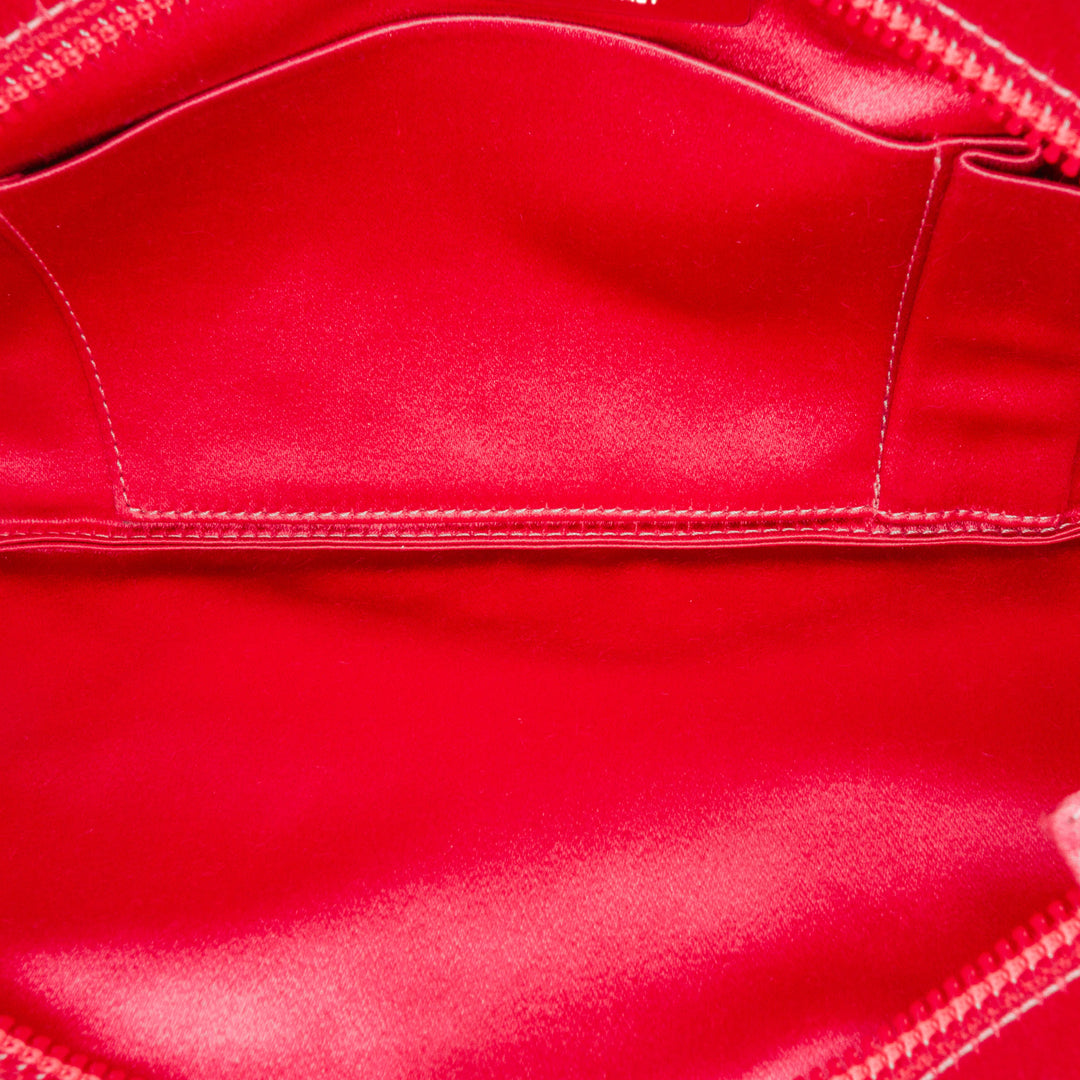 Chanel Satin Diamante Camellia Pochette with Chain Rose – GABY PARIS Authentique