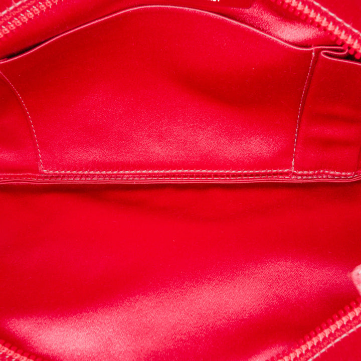 Chanel Satin Diamante Camellia Pochette with Chain Rose – GABY PARIS Authentique