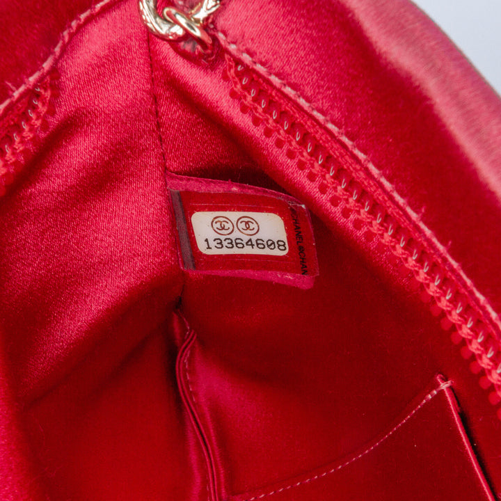 Chanel Satin Diamante Camellia Pochette with Chain Rose – GABY PARIS Authentique