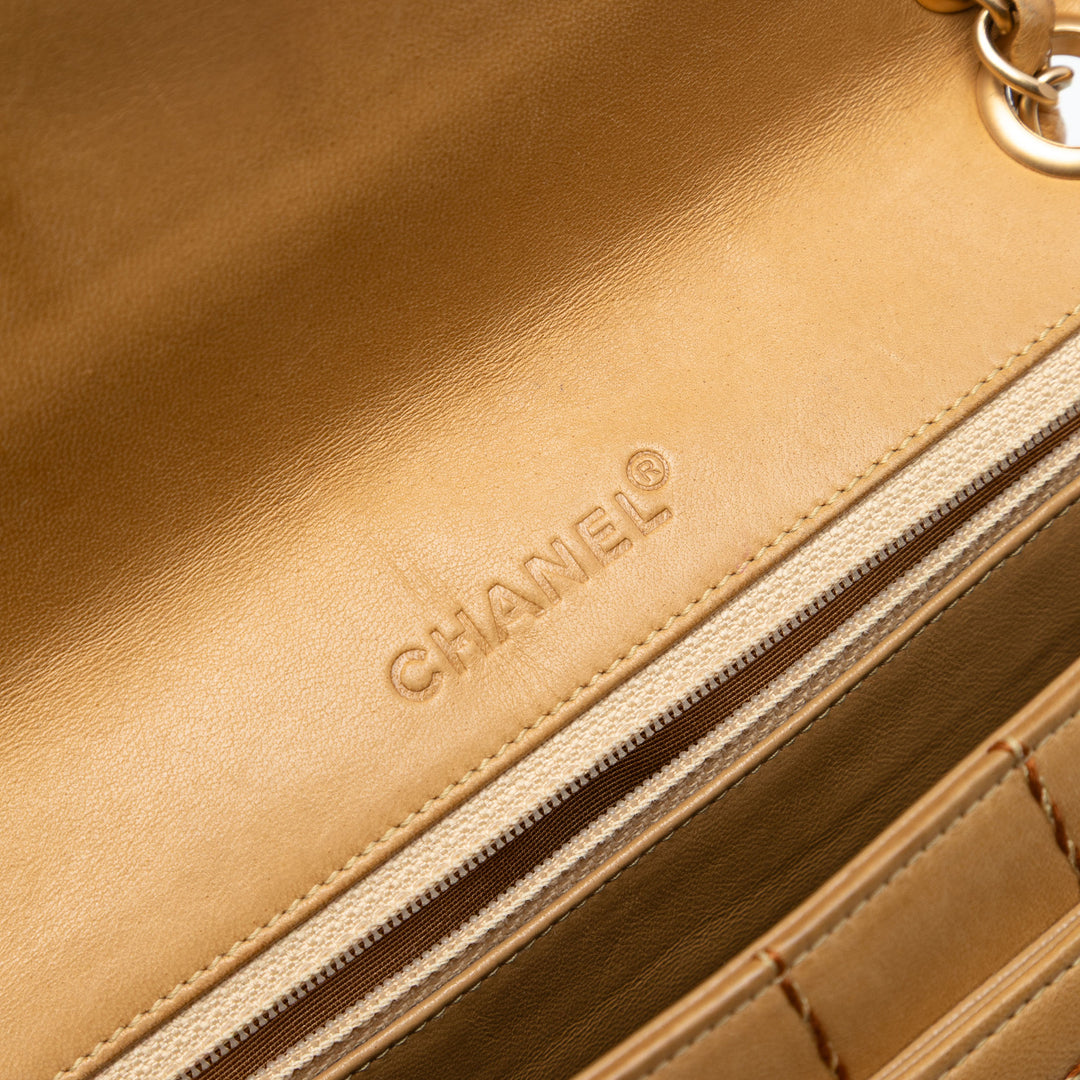 Chanel Chocolate Bar Cuir d’agneau Wild Stitch Chain à rabat