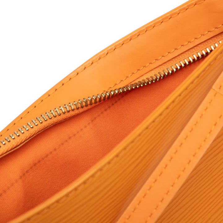 Louis Vuitton Sarvanga Épi Orange – vue 6 – GABY PARIS