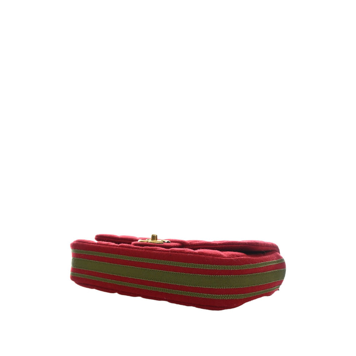 Chanel Matelassé Mixed Fibers CC Œillets à rabat Moyen Rouge – vue 14 – GABY PARIS