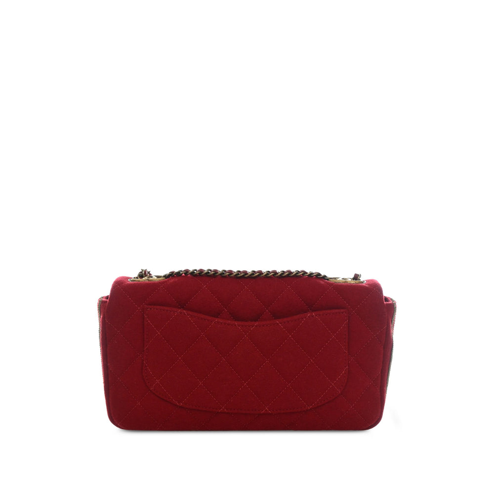 Chanel Matelassé Mixed Fibers CC Œillets à rabat Moyen Rouge – vue 2 – GABY PARIS