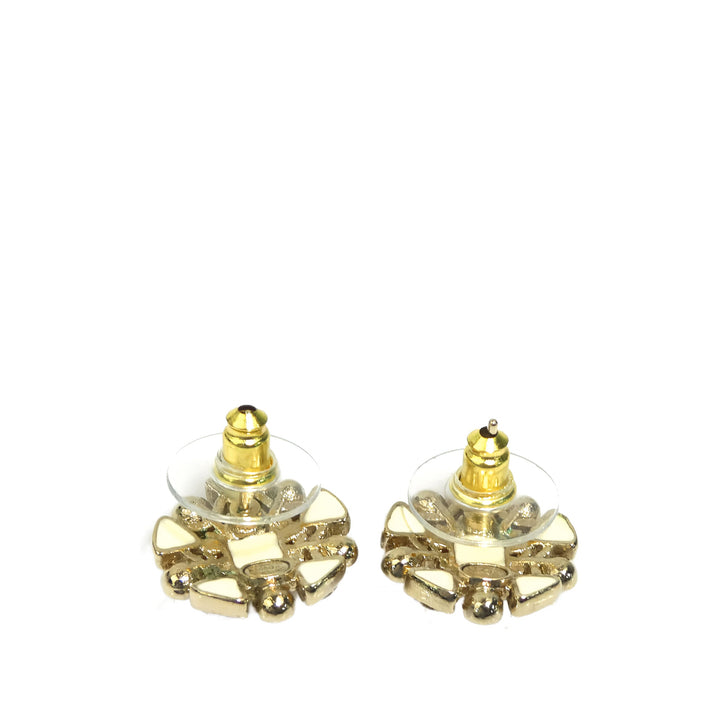 Chanel CC Brass Resin et Perles fantaisie Snowflake fermoir poussette Boucles d'oreilles Doré – vue 3 – GABY PARIS