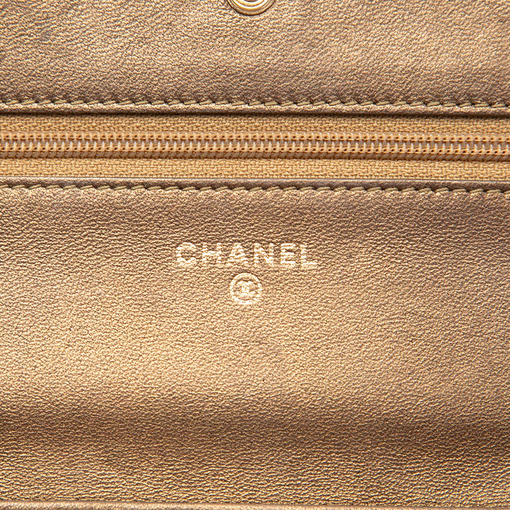 Chanel CC embossé Métallisé Wallet on Chain Cuir d'agneau Doré – vue 5 – GABY PARIS