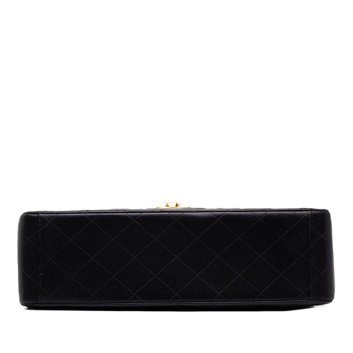 Chanel Classic Rabat simple Maxi Cuir d'agneau Noir – vue 3 – GABY PARIS