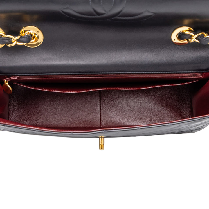 Chanel Classic Rabat simple Maxi Cuir d'agneau Noir – vue 4 – GABY PARIS