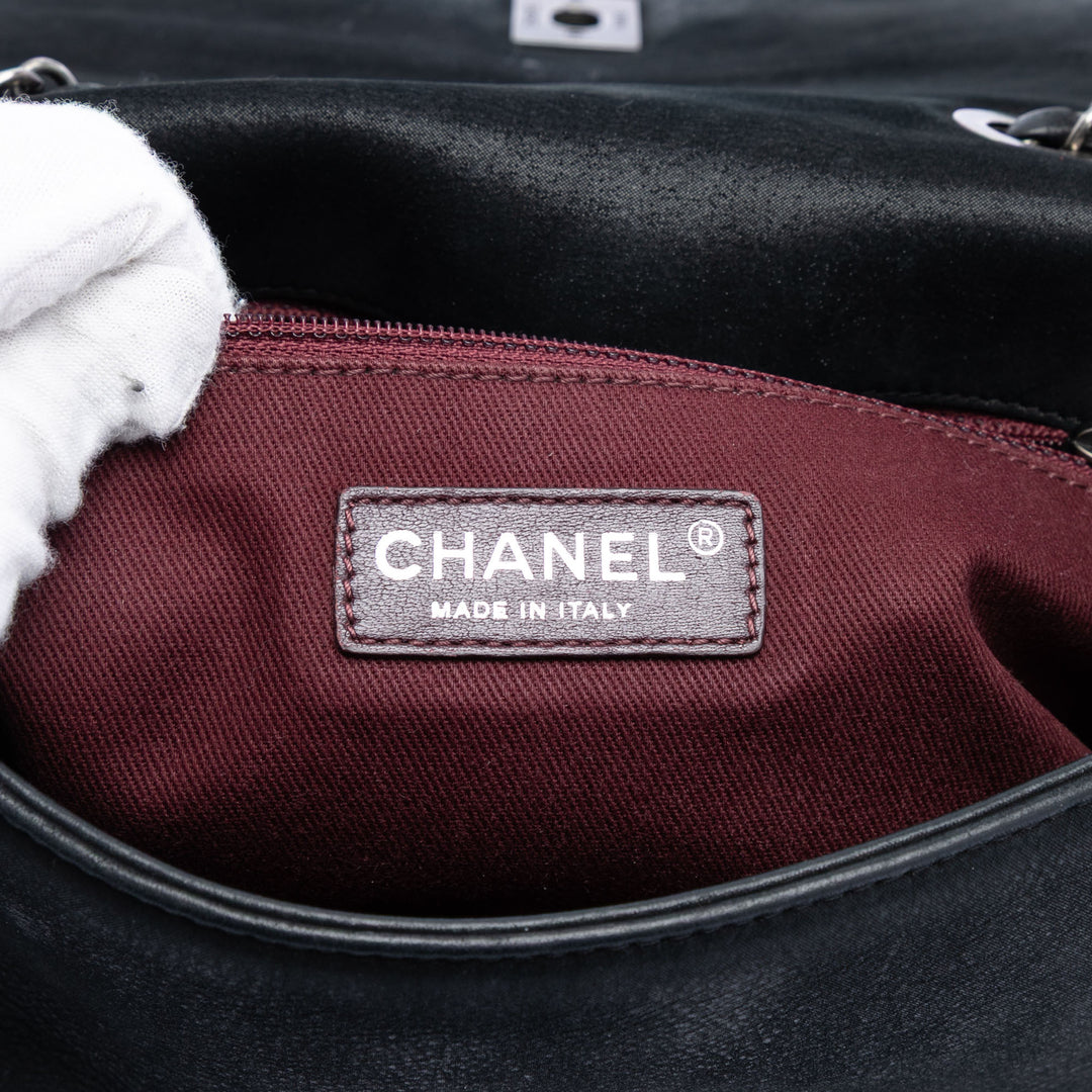 Chanel Medium Diamond embossé Cuir de veau New Chic à rabat