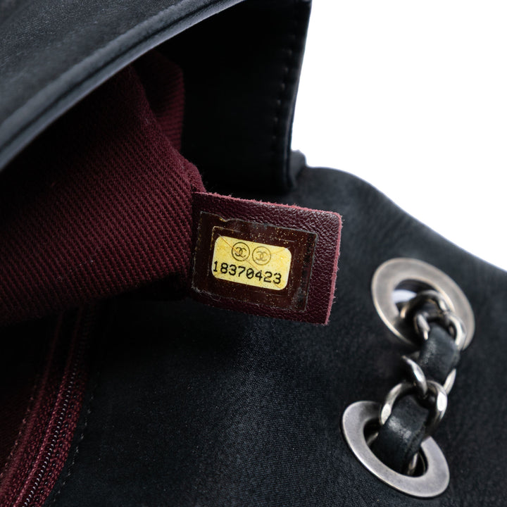 Chanel Medium Diamond embossé Cuir de veau New Chic à rabat