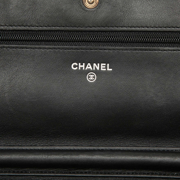 Chanel CC Matelassé Cuir verni Brilliant Wallet on Chain