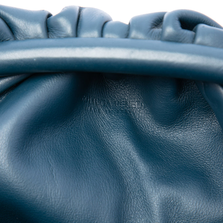 The Pochette Sac Mini Cuir d'agneau Bleu