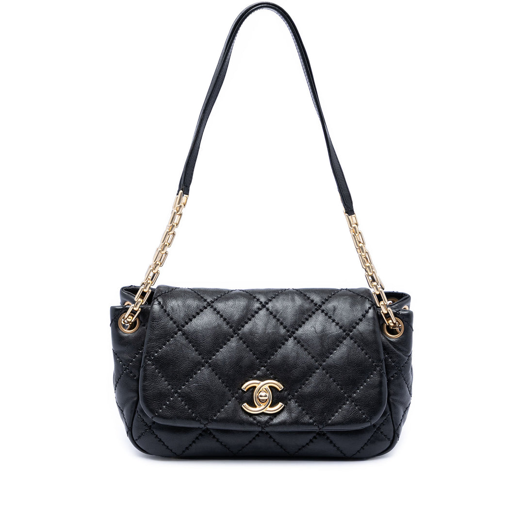 Chanel Matelassé Cuir de veau Stitch Retro Chain Accordion à rabat