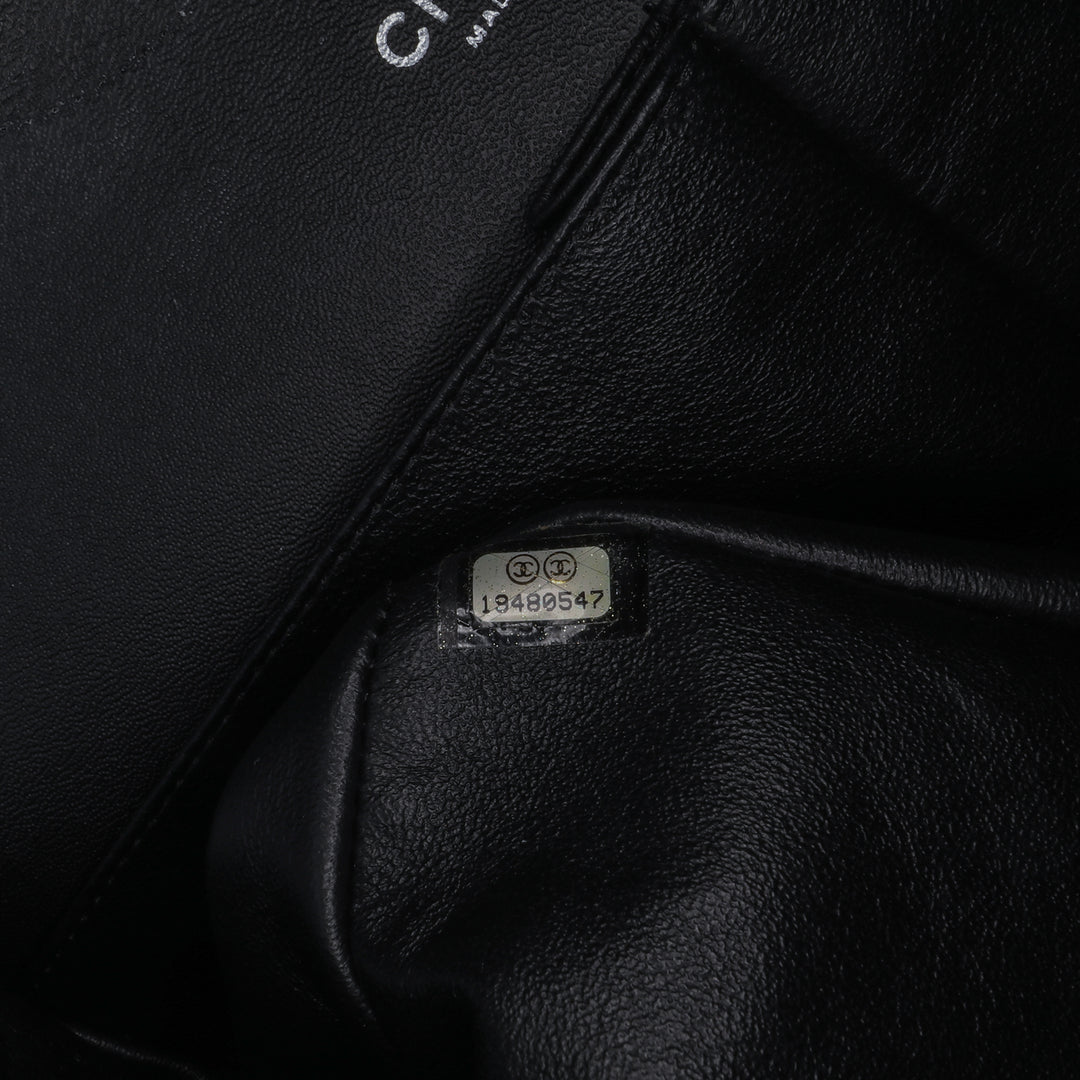 Jumbo Classic Patent Double Flap Black - Gaby Paris