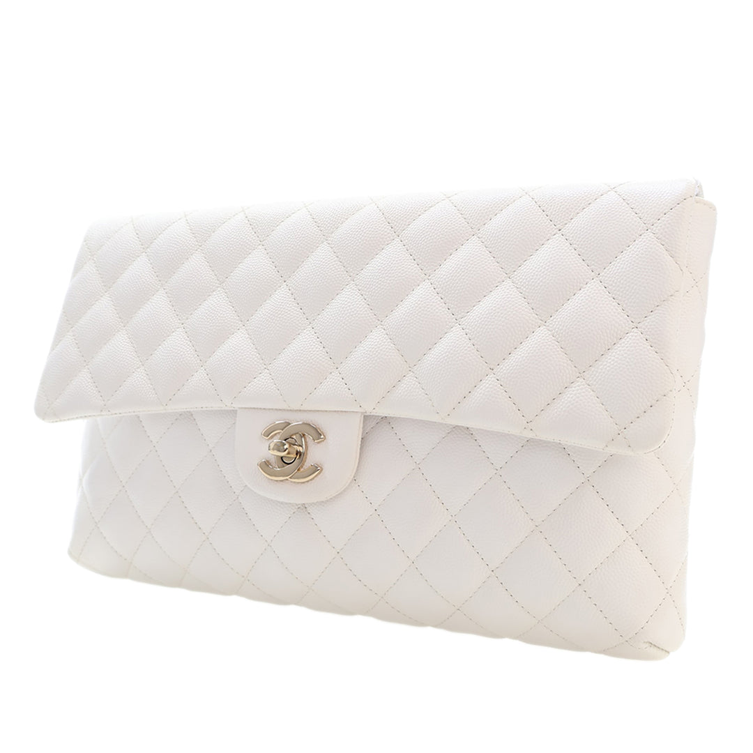 Chanel CC Matelassé à rabat Pochette Cuir caviar Blanc – vue 2 – GABY PARIS