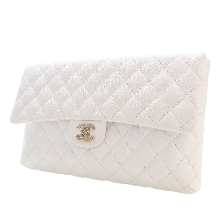Chanel CC Matelassé à rabat Pochette Cuir caviar Blanc – vue 2 – GABY PARIS