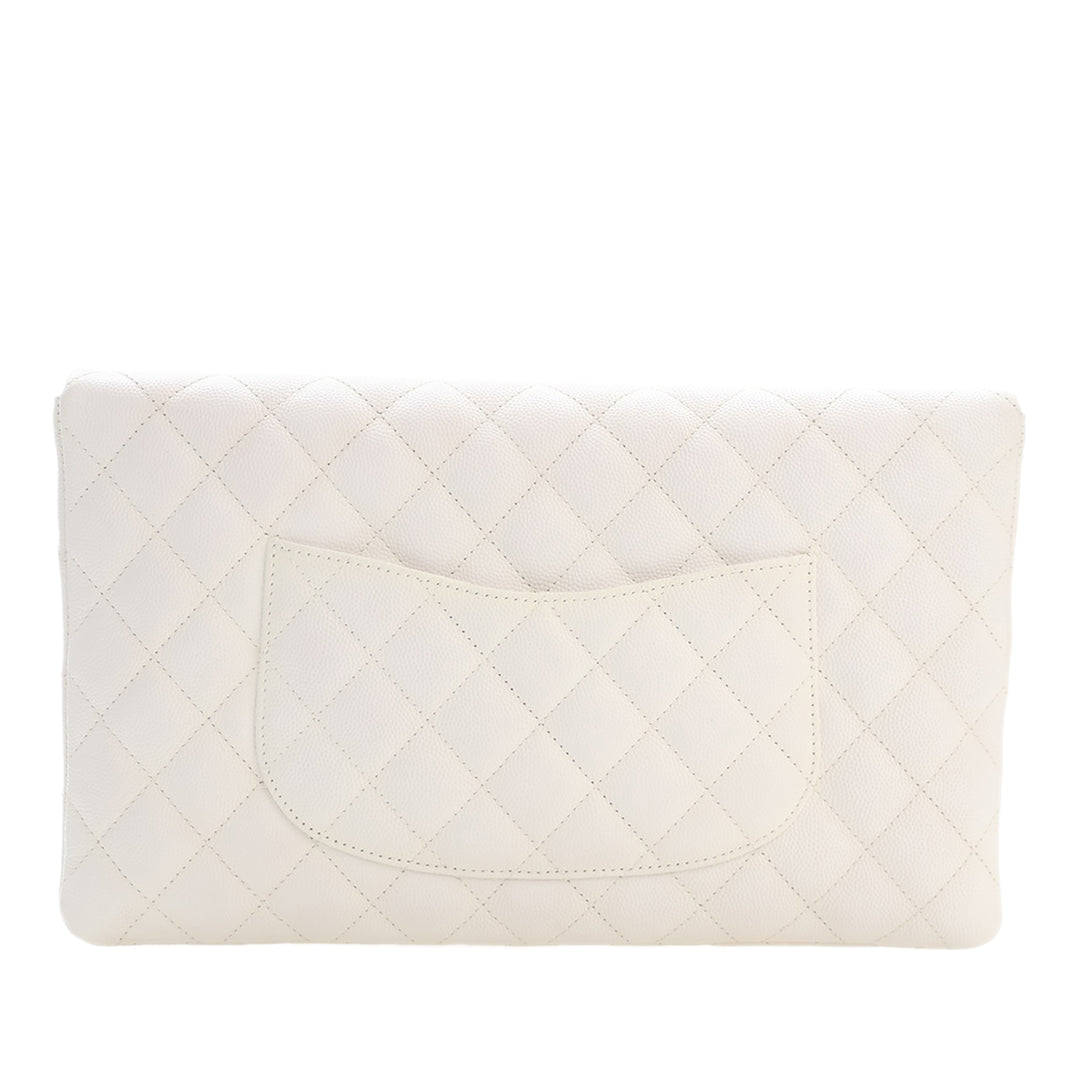 Chanel CC Matelassé à rabat Pochette Cuir caviar Blanc – vue 4 – GABY PARIS
