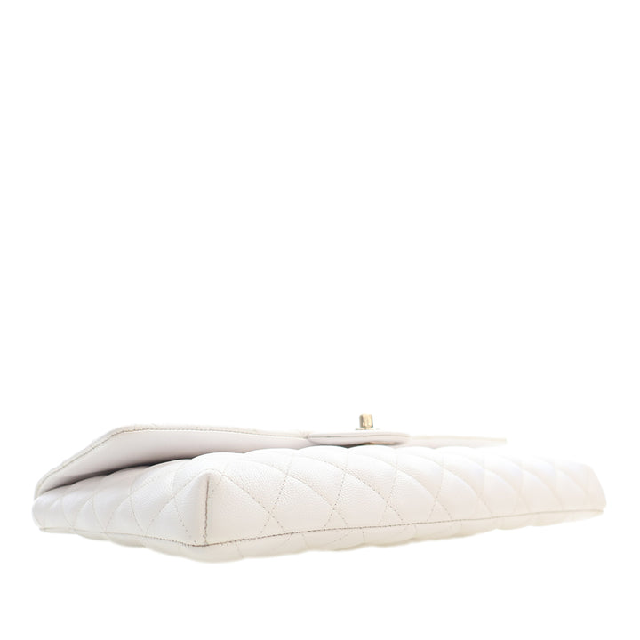 Chanel CC Matelassé à rabat Pochette Cuir caviar Blanc – vue 5 – GABY PARIS