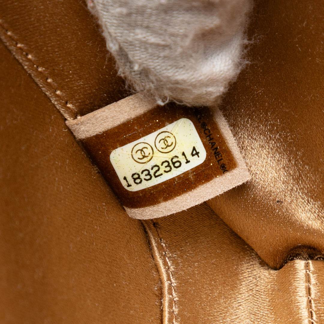 Chanel Matelassé Metallic Daim Sac rond à chaîne Evening Pochette avec chaîne – GABY PARIS Authentique