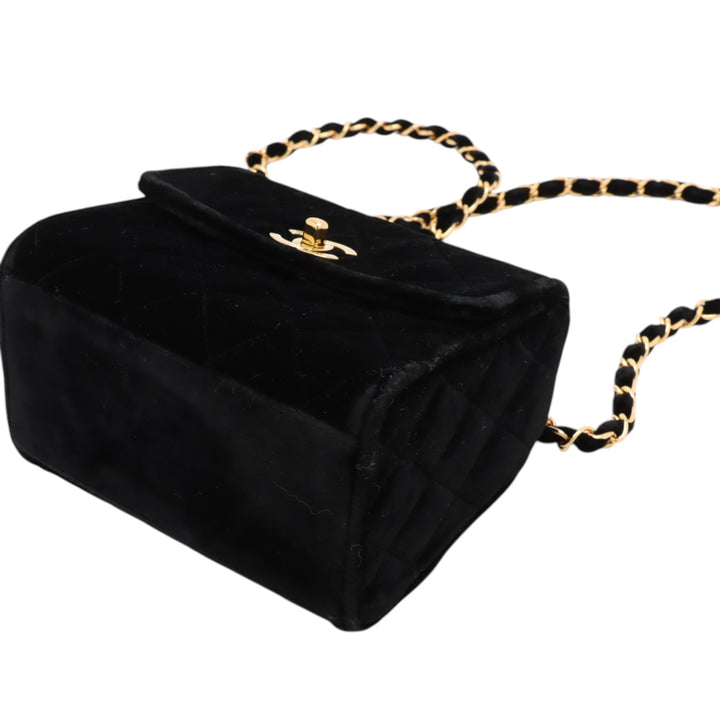 Chanel Mini Matelassé Velours Straight à rabat