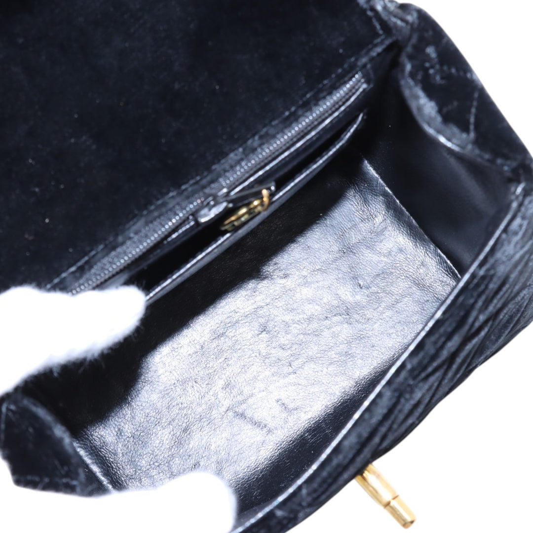 Chanel Mini Matelassé Velours Straight à rabat