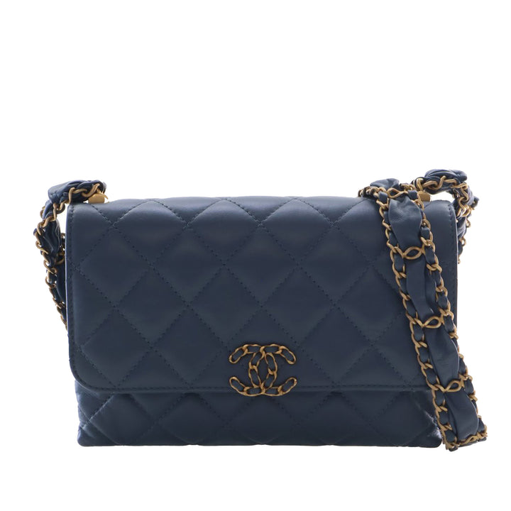 Chanel Medium Matelassé Cuir de veau 19 à rabat
