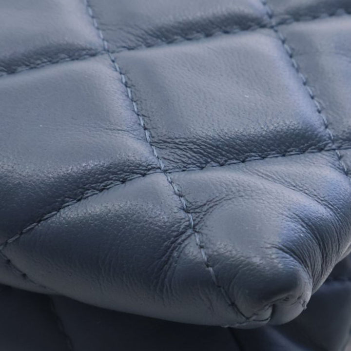 Chanel Medium Matelassé Cuir de veau 19 à rabat