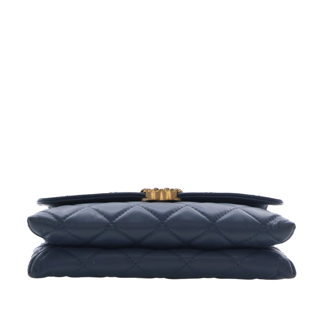 Chanel Medium Matelassé Cuir de veau 19 à rabat