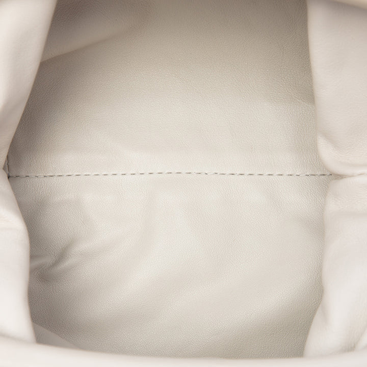 Bottega Veneta Pochette The Mini Cuir d'agneau Blanc – vue 4 – GABY PARIS