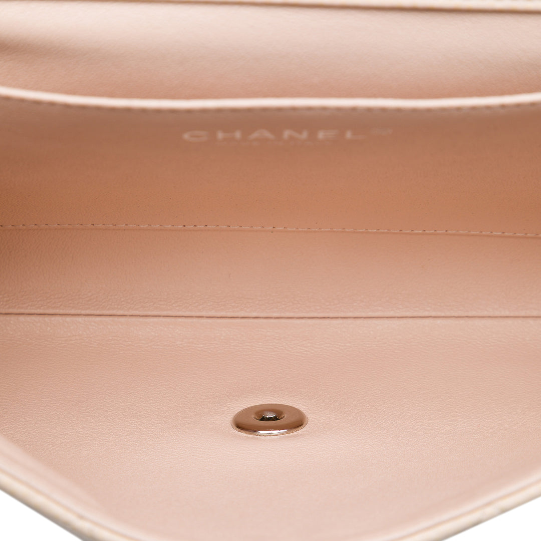 Matelassé à rabat Pochette avec chaîne Cuir caviar Marron