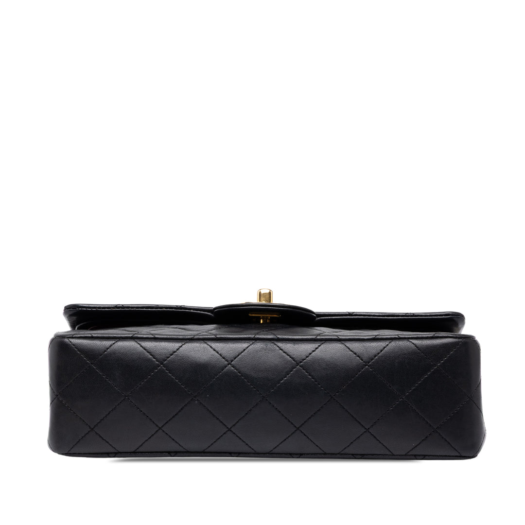 Chanel Sac porté épaule Classic Double rabat Petit Cuir d'agneau Noir – vue 3 – GABY PARIS