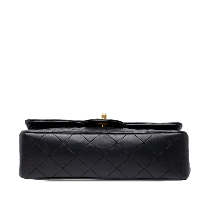 Chanel Sac porté épaule Classic Double rabat Petit Cuir d'agneau Noir – vue 3 – GABY PARIS