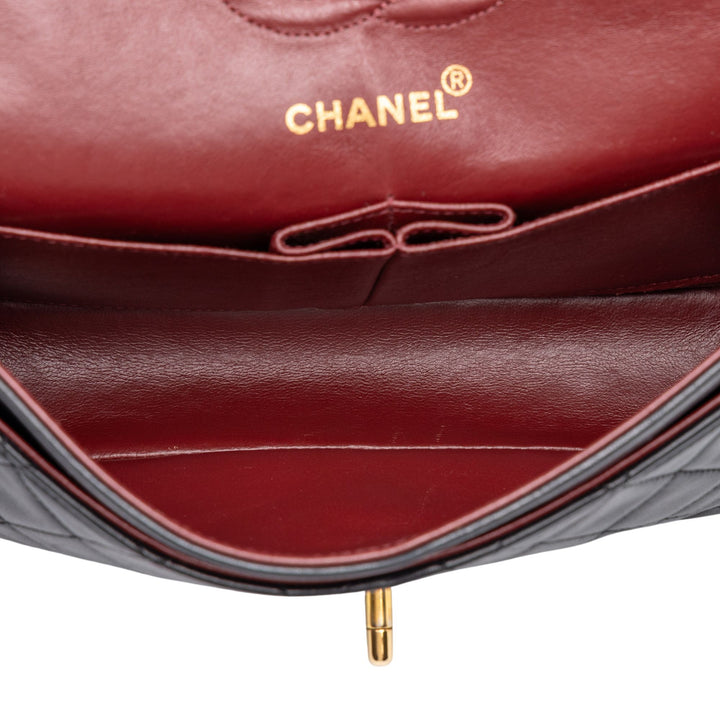 Chanel Sac porté épaule Classic Double rabat Petit Cuir d'agneau Noir – vue 4 – GABY PARIS