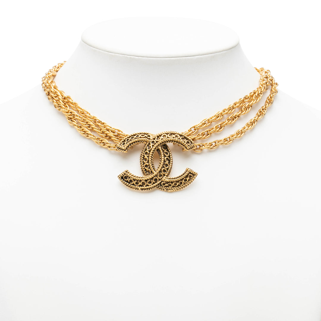 Chanel CC plaqué Deca Triple Link Chaîne Collier Doré – vue 8 – GABY PARIS