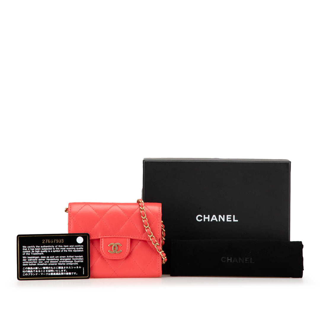 Chanel Matelassé Cuir d’agneau à rabat Card Holder on Chain