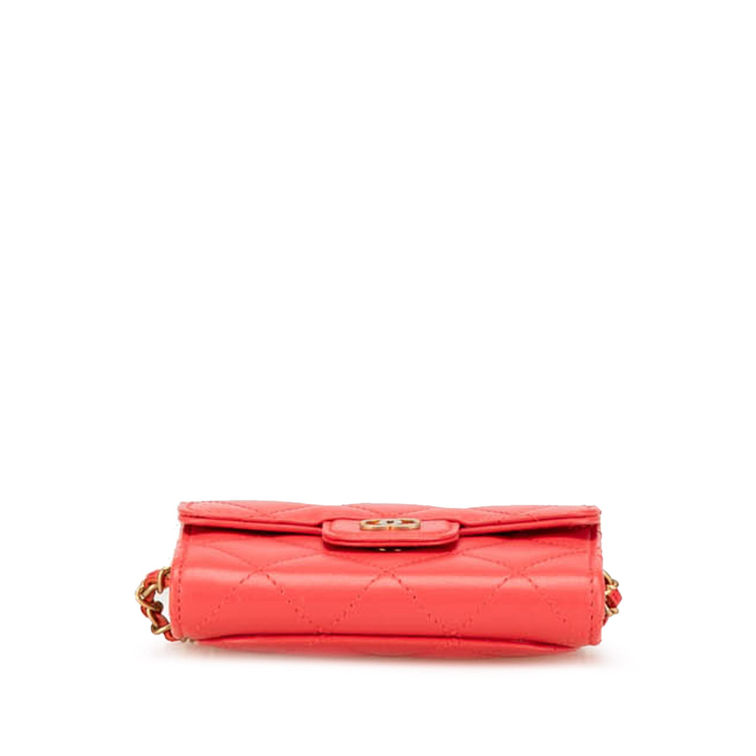 Chanel Matelassé Cuir d’agneau à rabat Card Holder on Chain