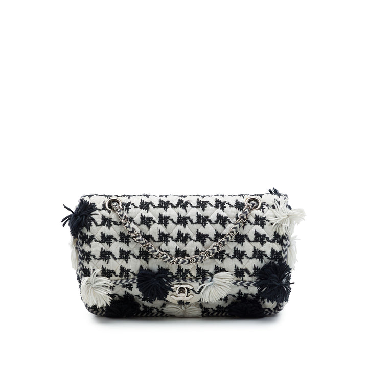 Chanel Classic brodé Houndstooth Pom Pom à rabat Moyen Toile